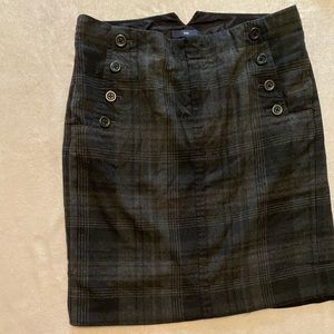 Gap skirt